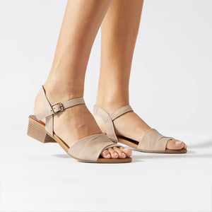 Easy Steps Maisy Heel in Taupe Leather