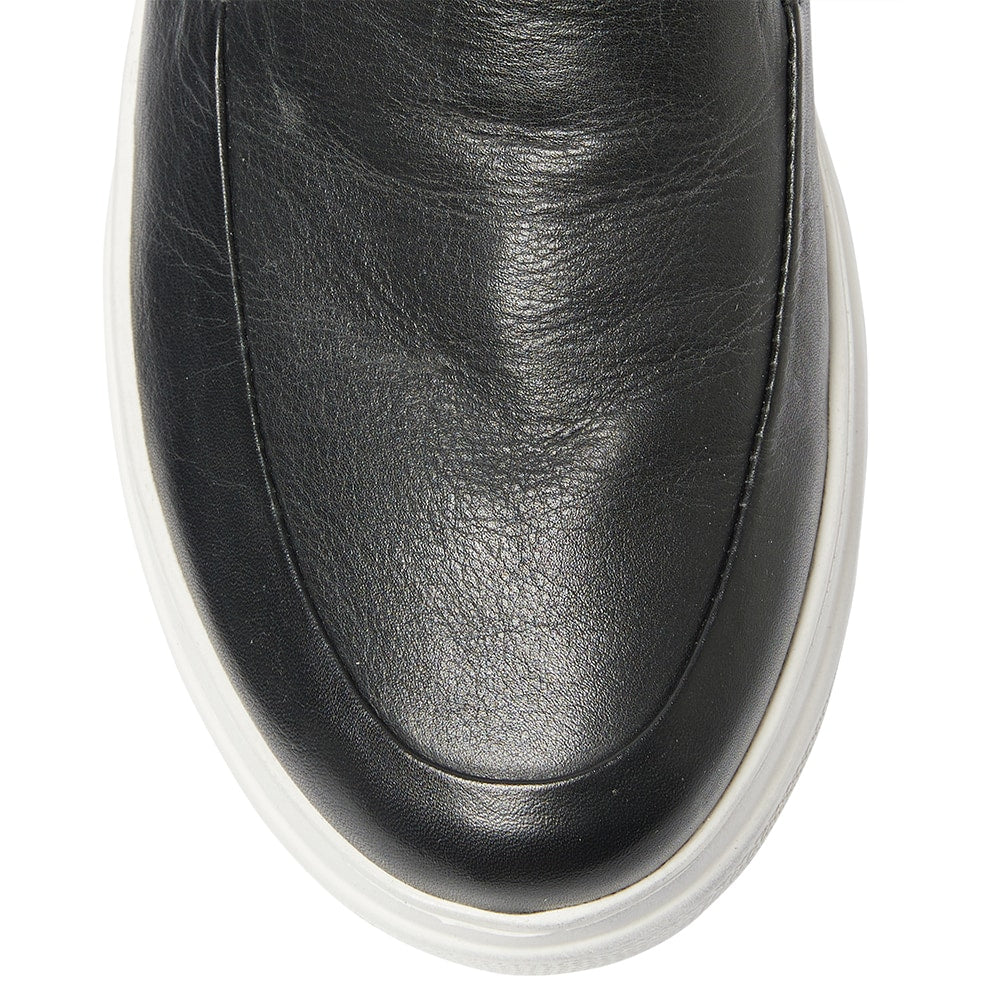 Becca Flat in Black Leather