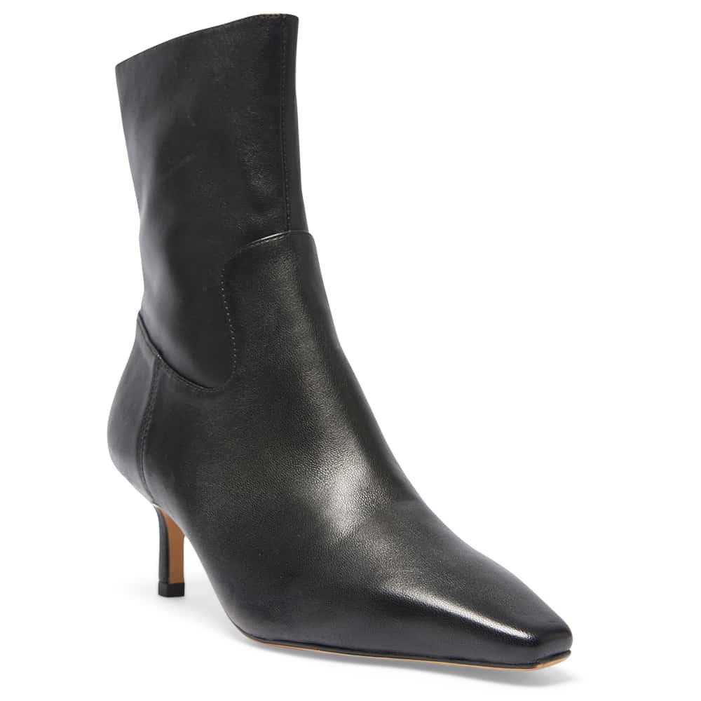 Rogue Boot in Black Leather