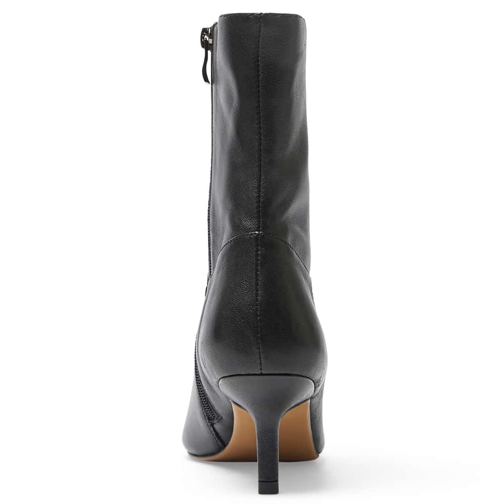 Rogue Boot in Black Leather