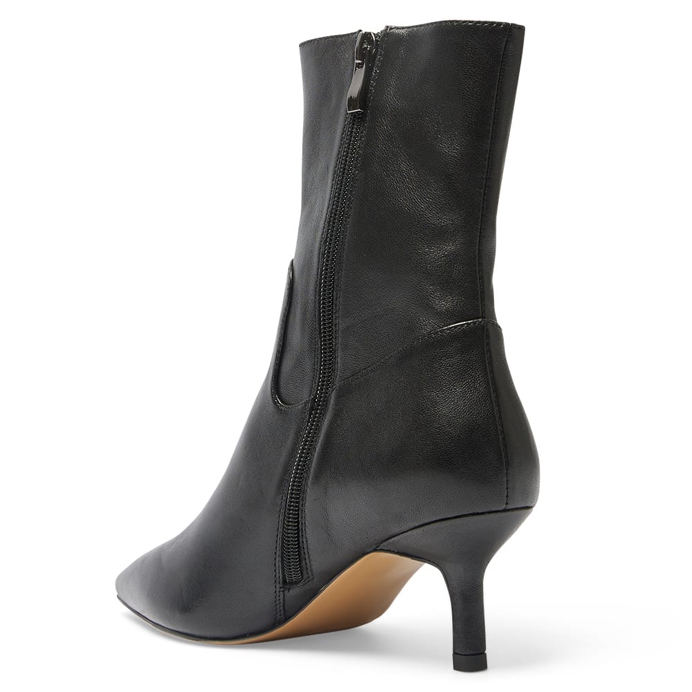 Rogue Boot in Black Leather