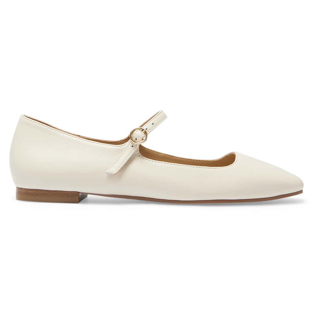 Tottie Flat in Ivory Leather