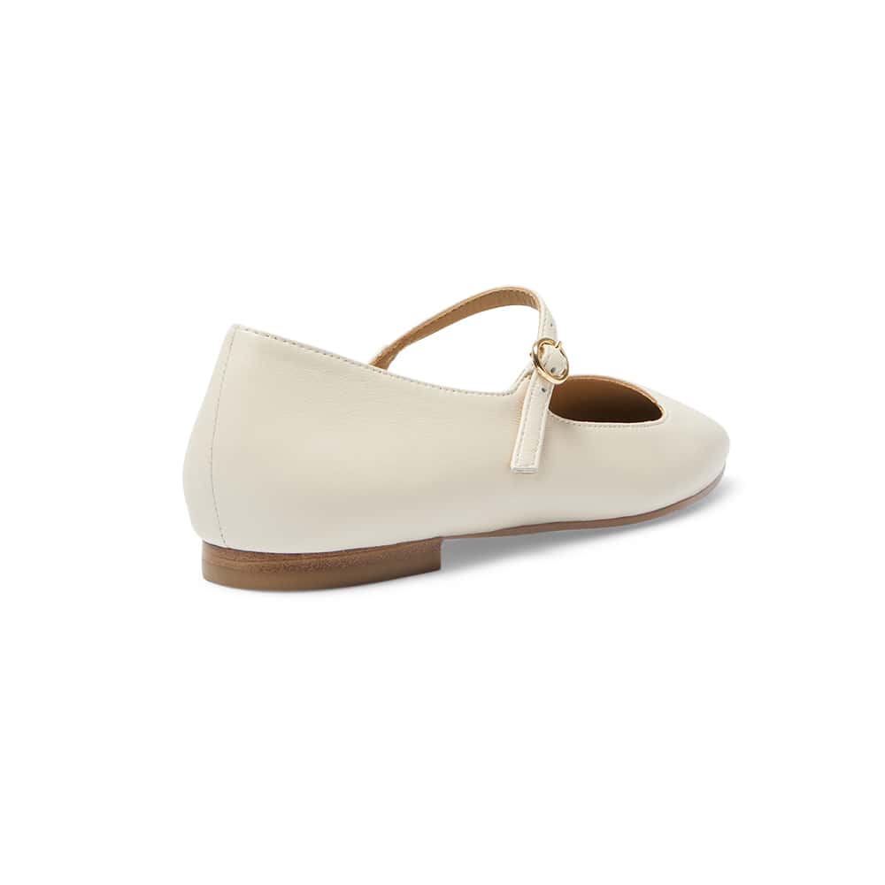 Tottie Flat in Ivory Leather