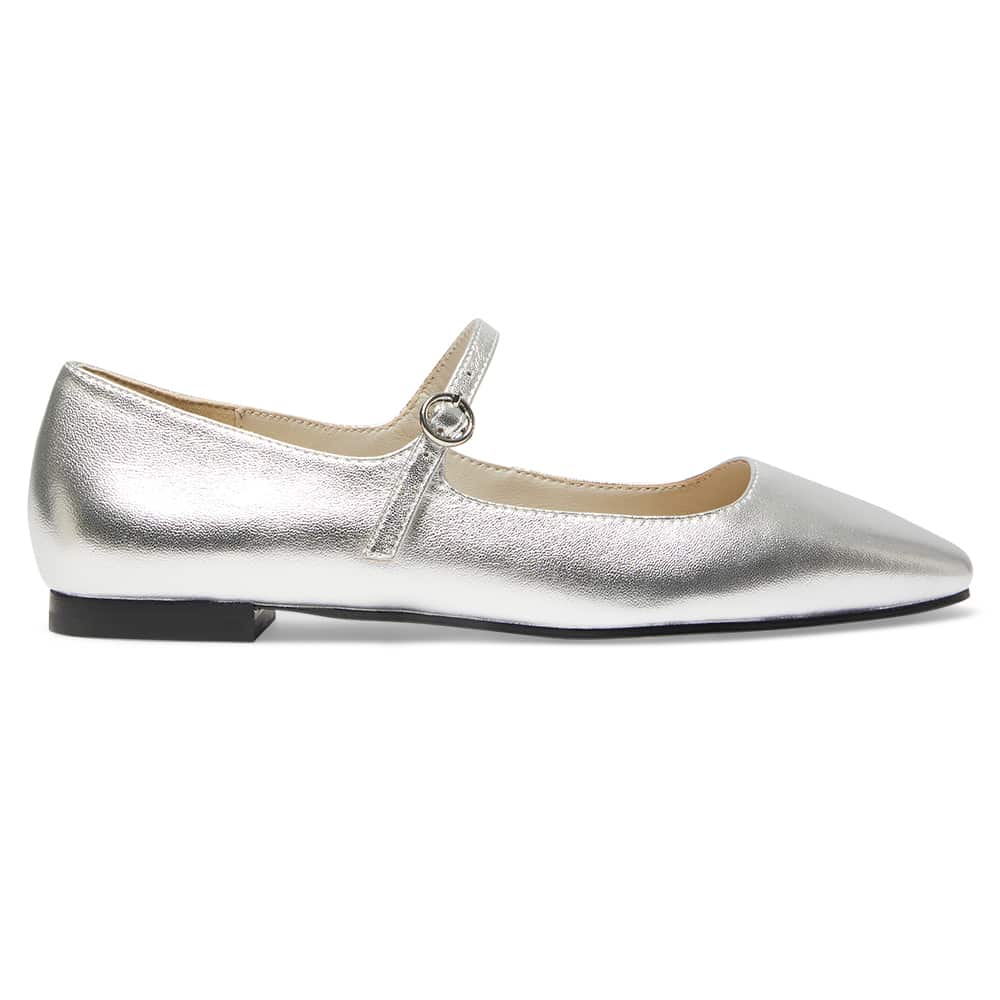 Tottie Flat in Silver Leather