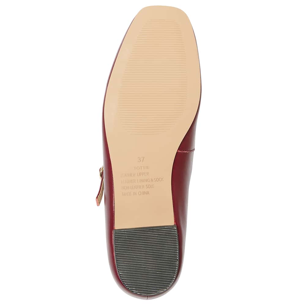 Tottie Flat in Wine Glove Leather