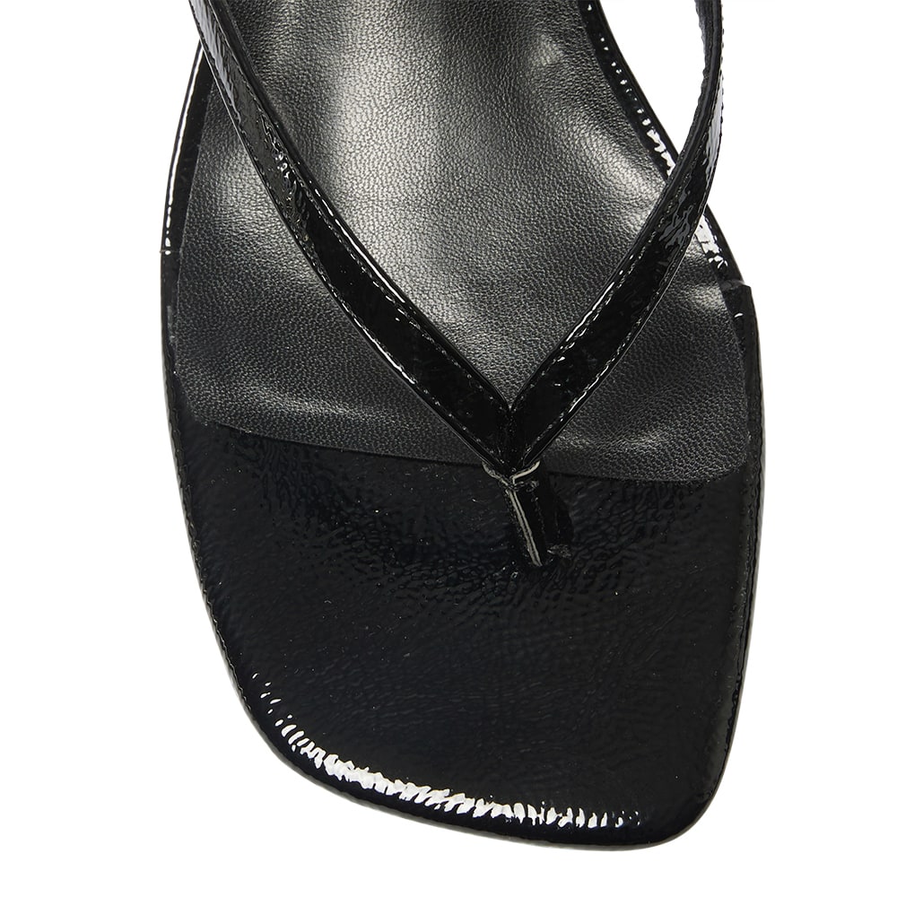 Capri Thongs in Black Patent