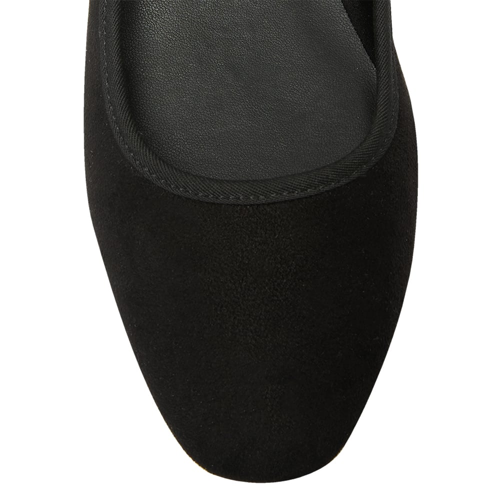 Romy Flat in Black