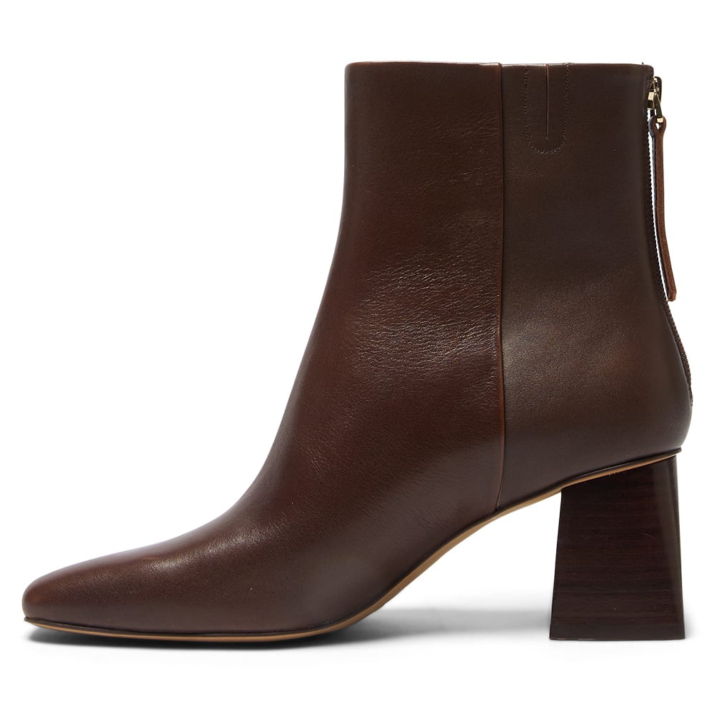 Kade Boot in Chocolate Glove Leather