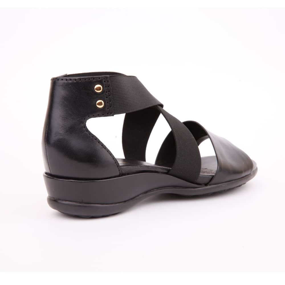 Chester Sandal in Black Leather