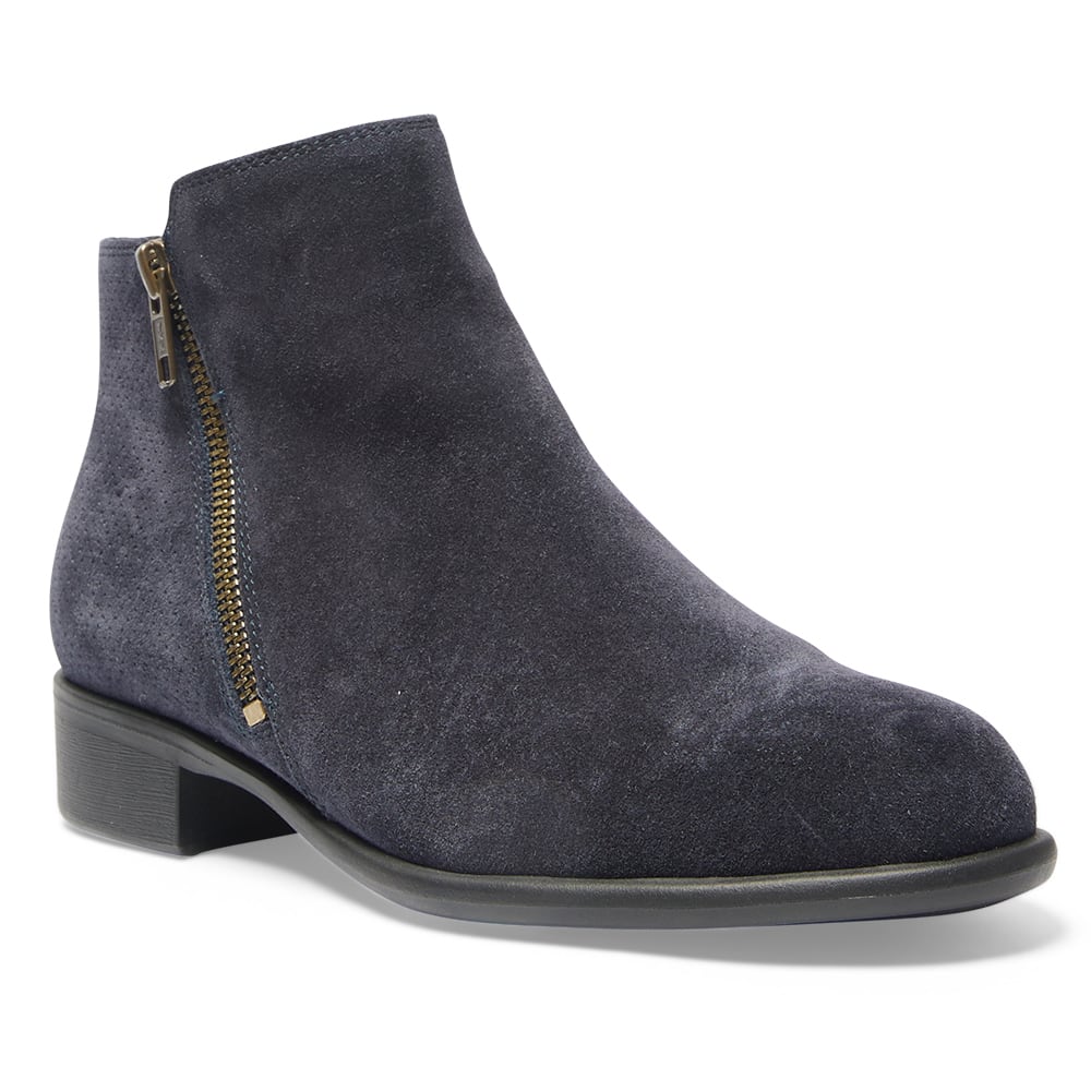 Lorenzo Boot in Navy Suede