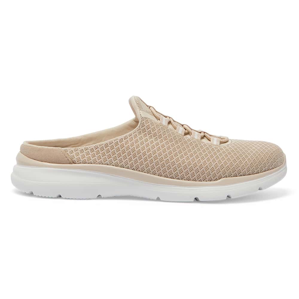 Quest Flat in Beige Knit