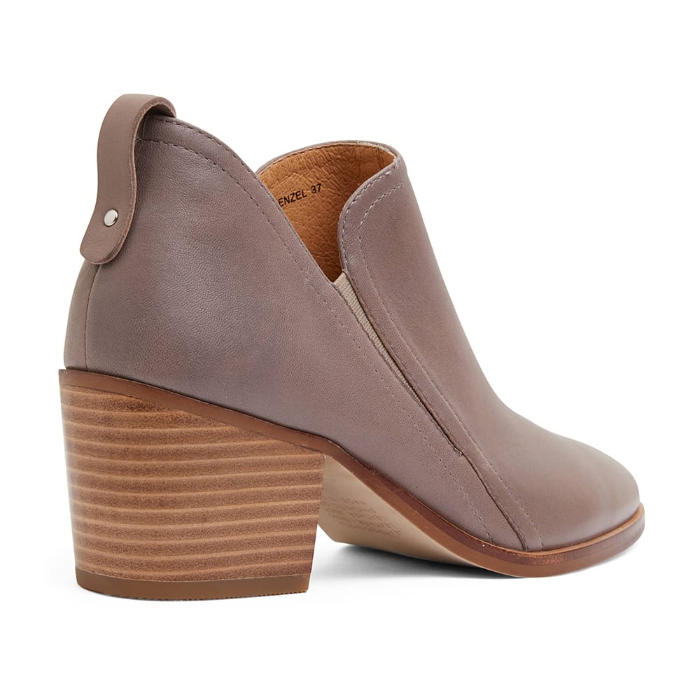 Denzel Boot in Taupe Leather