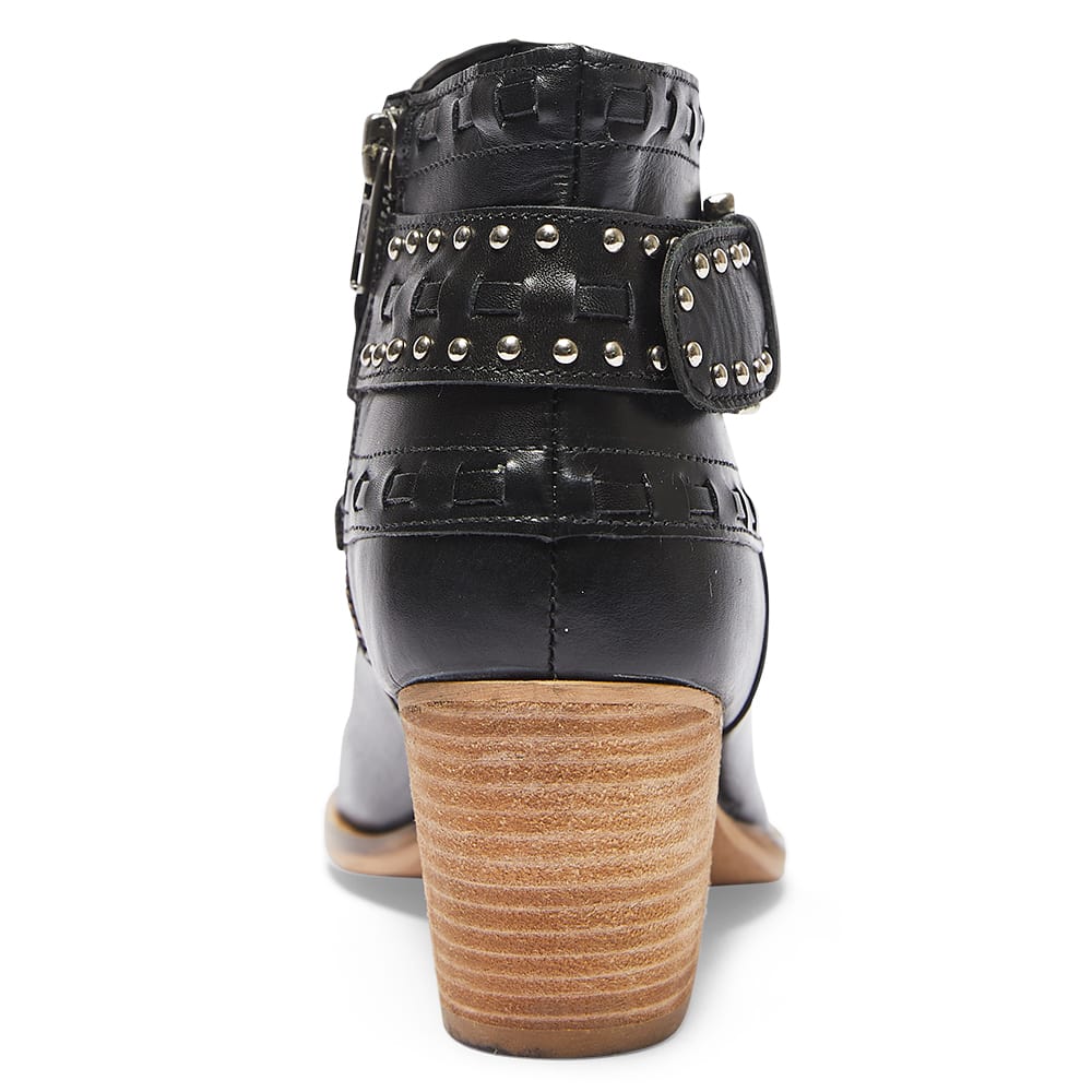 Bossy Boot in Black Leather | Ravella | Shoe HQ