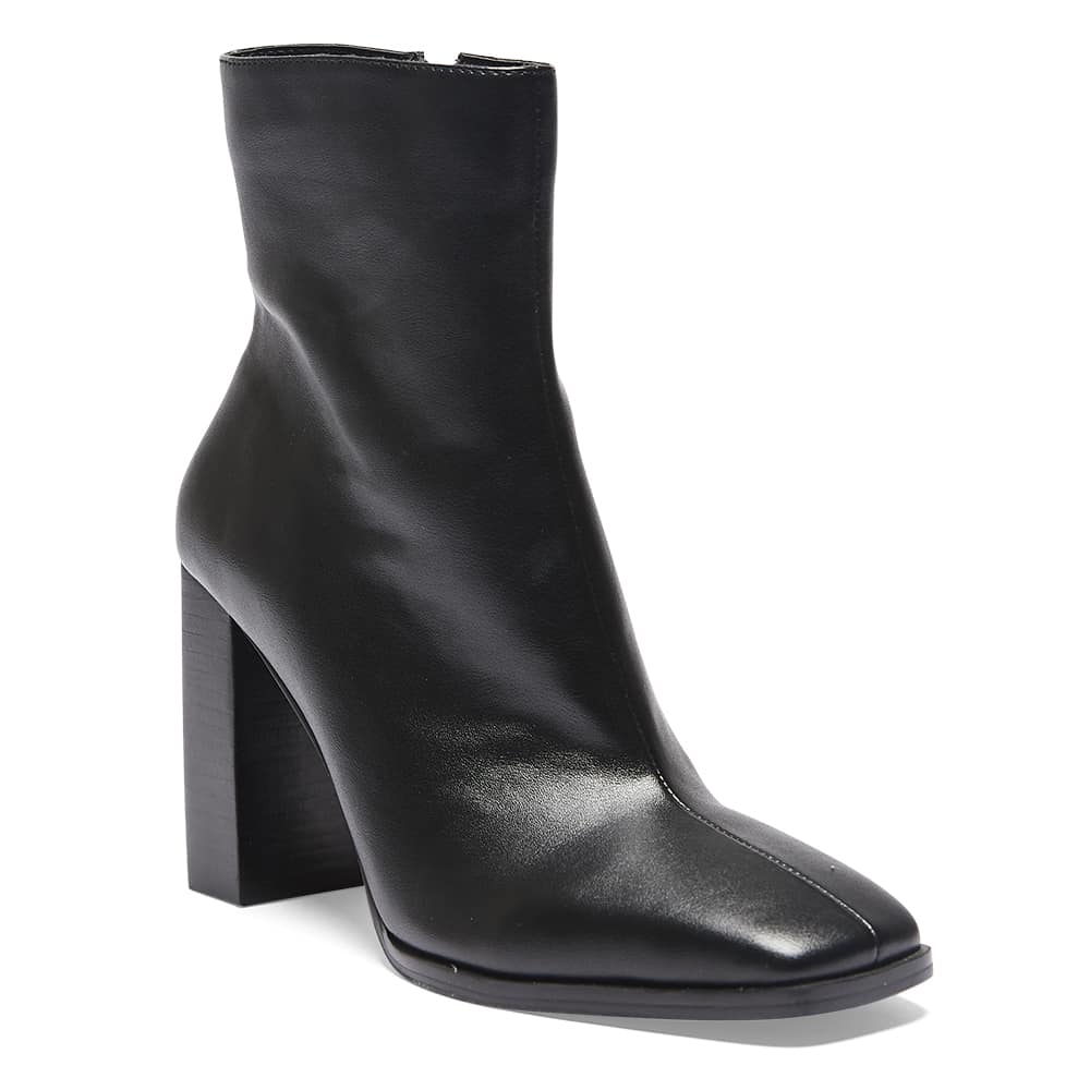 Dainty Boot in Black Smooth | Ravella | Shoe HQ