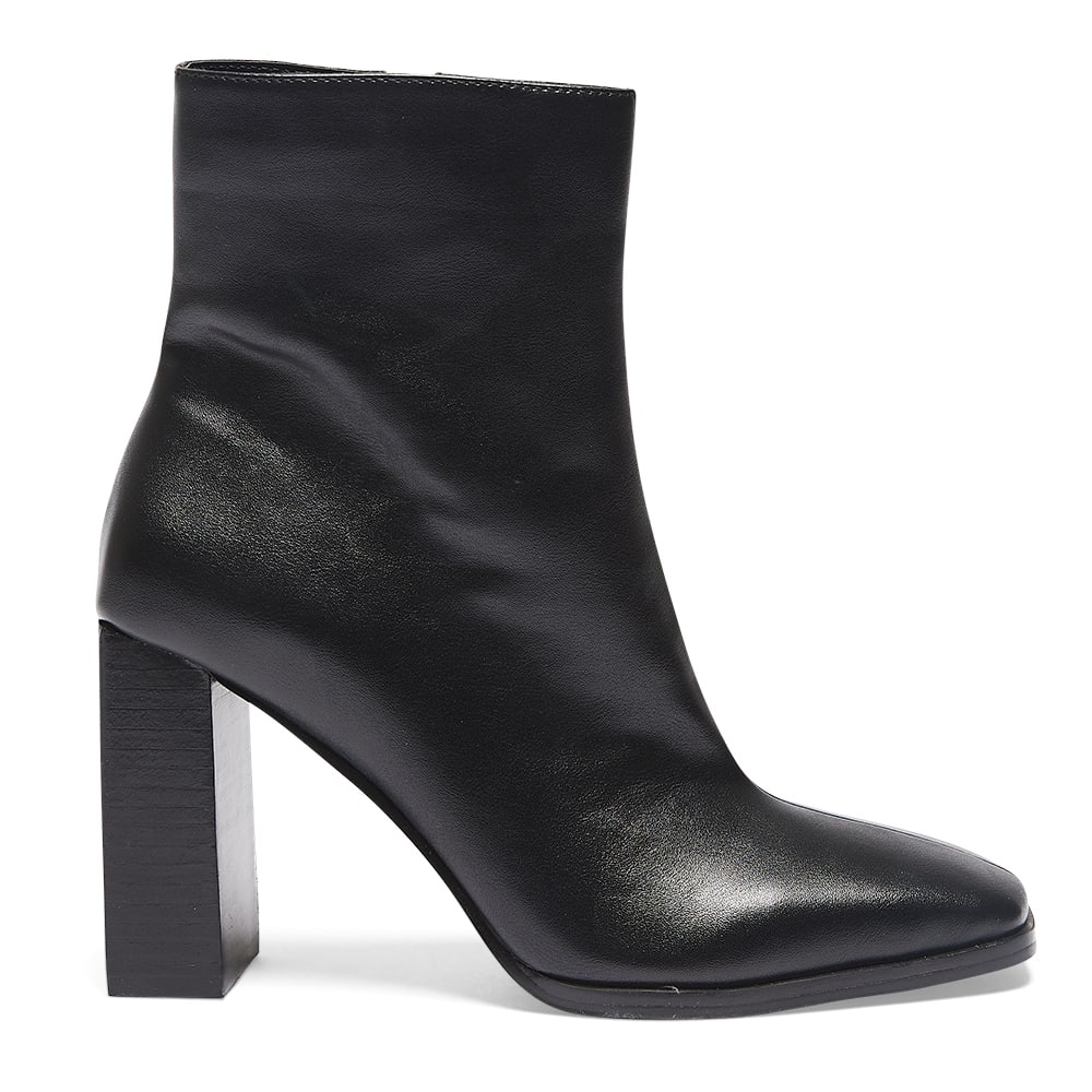 Dainty Boot in Black Smooth | Ravella | Shoe HQ