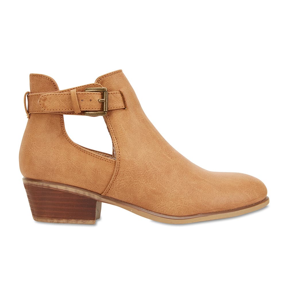 Stable Boot in Tan Smooth