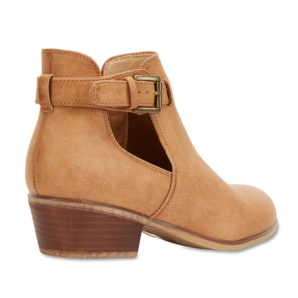 Stable Boot in Tan Smooth