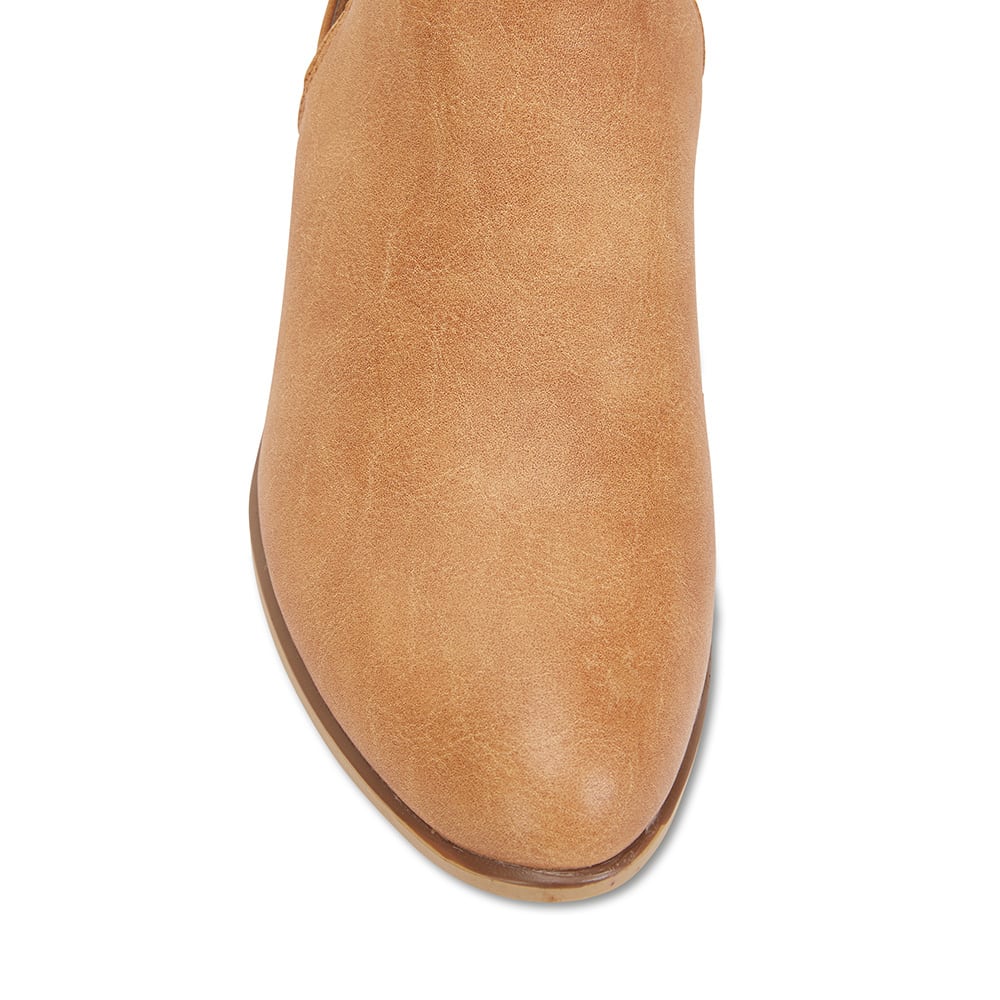 Stable Boot in Tan Smooth