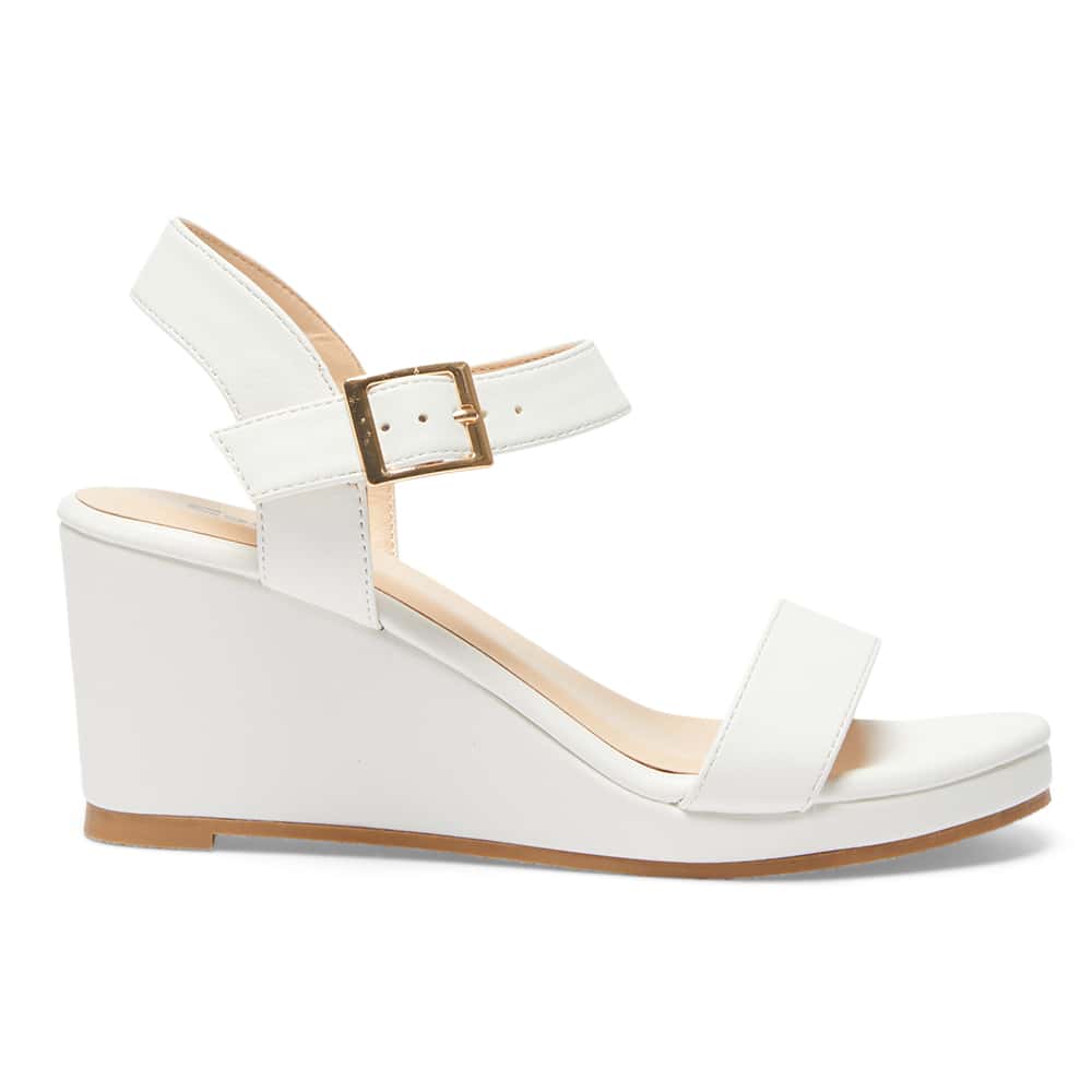 Abbey Wedge in White Smooth