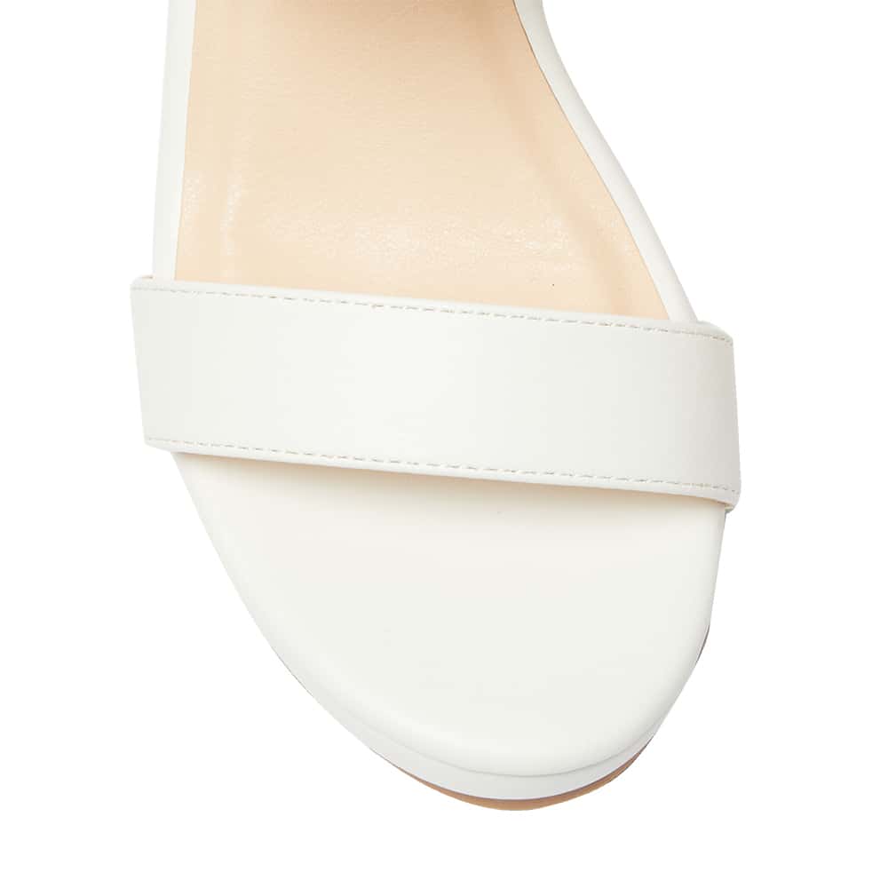 Abbey Wedge in White Smooth