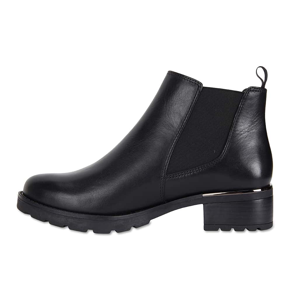 Iowa Boot in Black Leather | Sandler | Shoe HQ