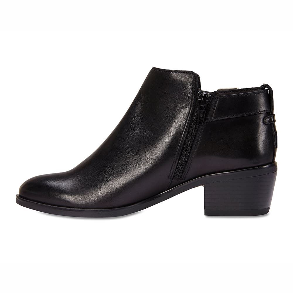 Sandler | Memphis Boot in Black Leather