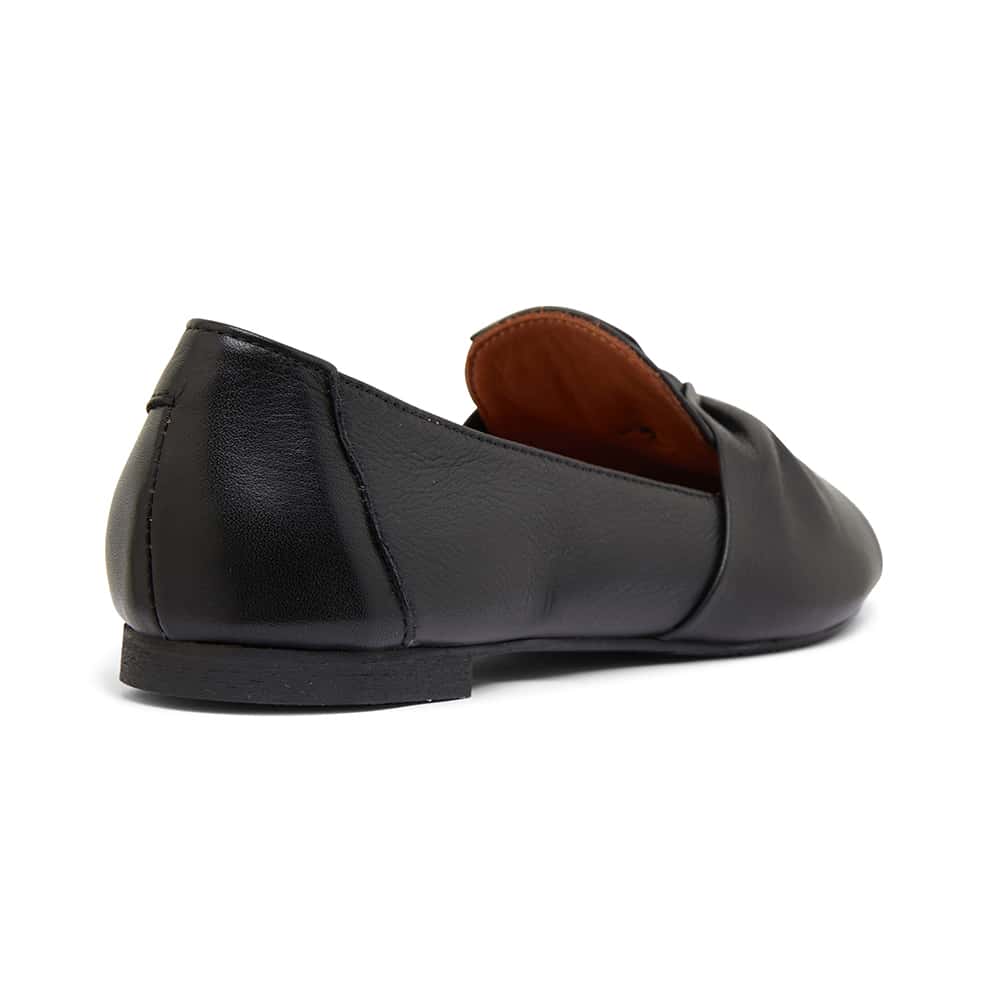 Rosco Flat in Black Leather | Sandler | Shoe HQ