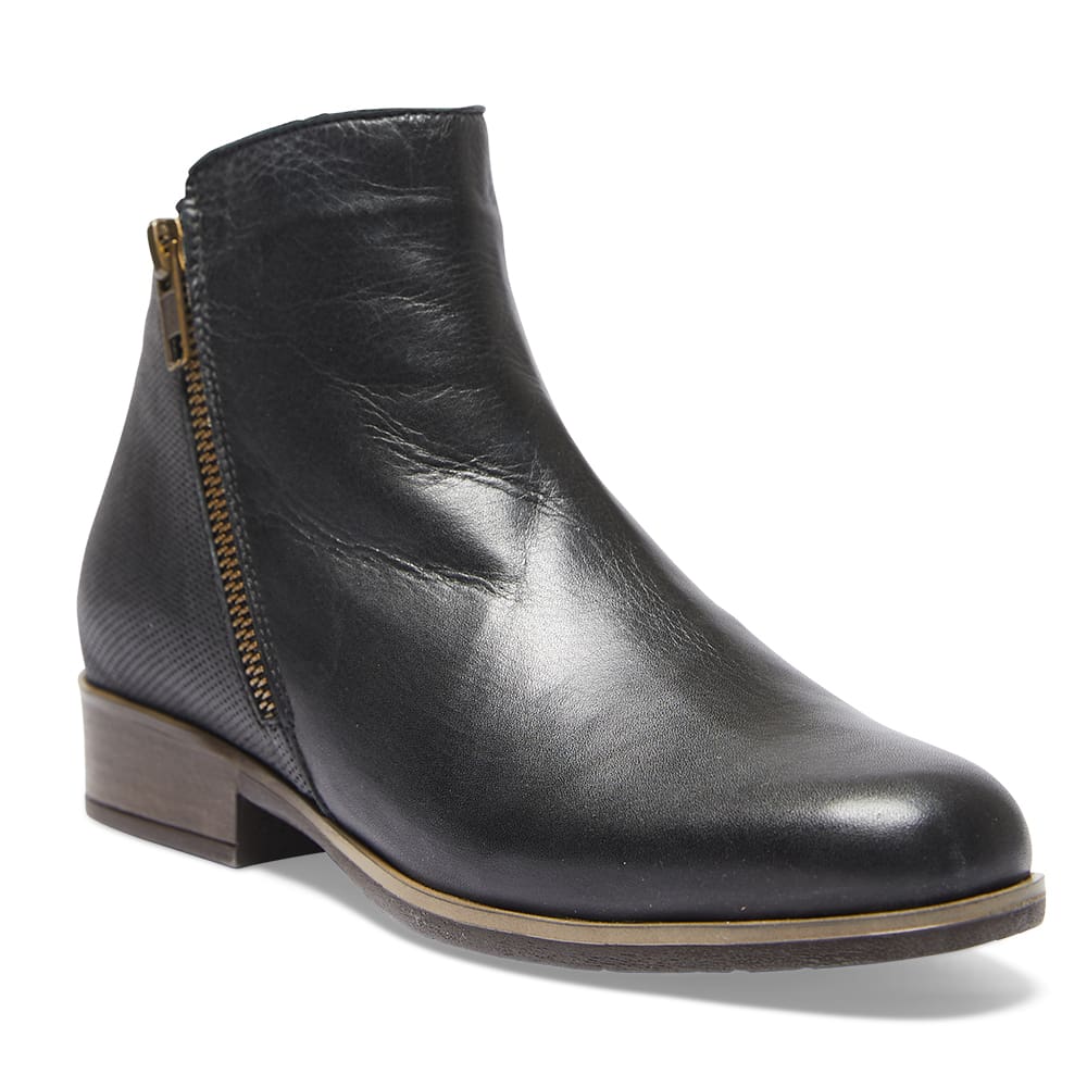 Lido Boot in Black Leather