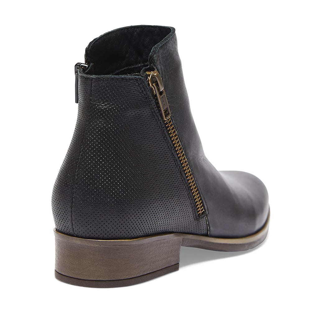 Lido Boot in Black Leather