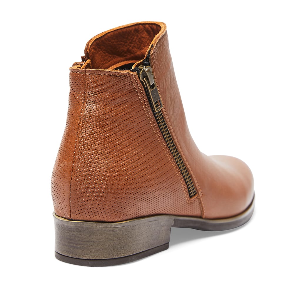 Lido Boot in Mid Brown Leather Wide Steps Shoe HQ