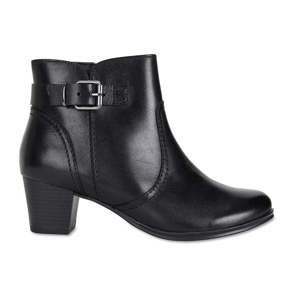 Mascot Boot in Black Leather | Wide Steps | Shoe HQ